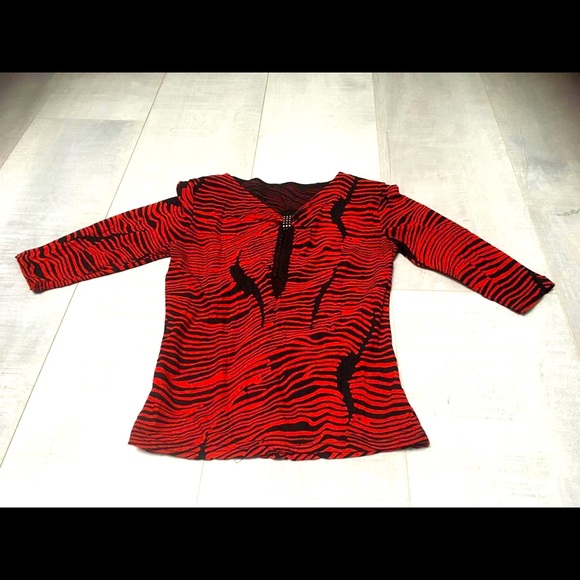 Red Stripes Top - Picture 3 of 6